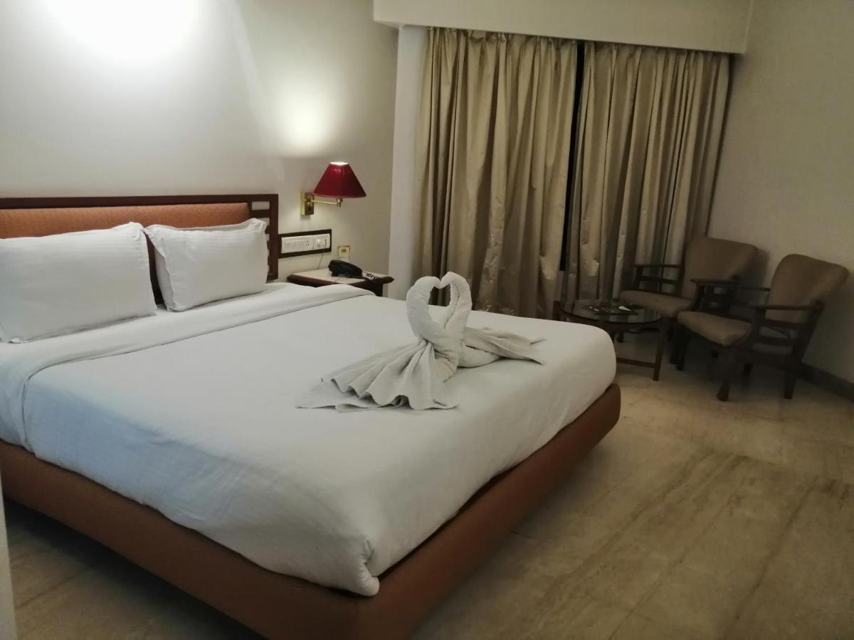 Maharaja Regency Satara Exterior foto