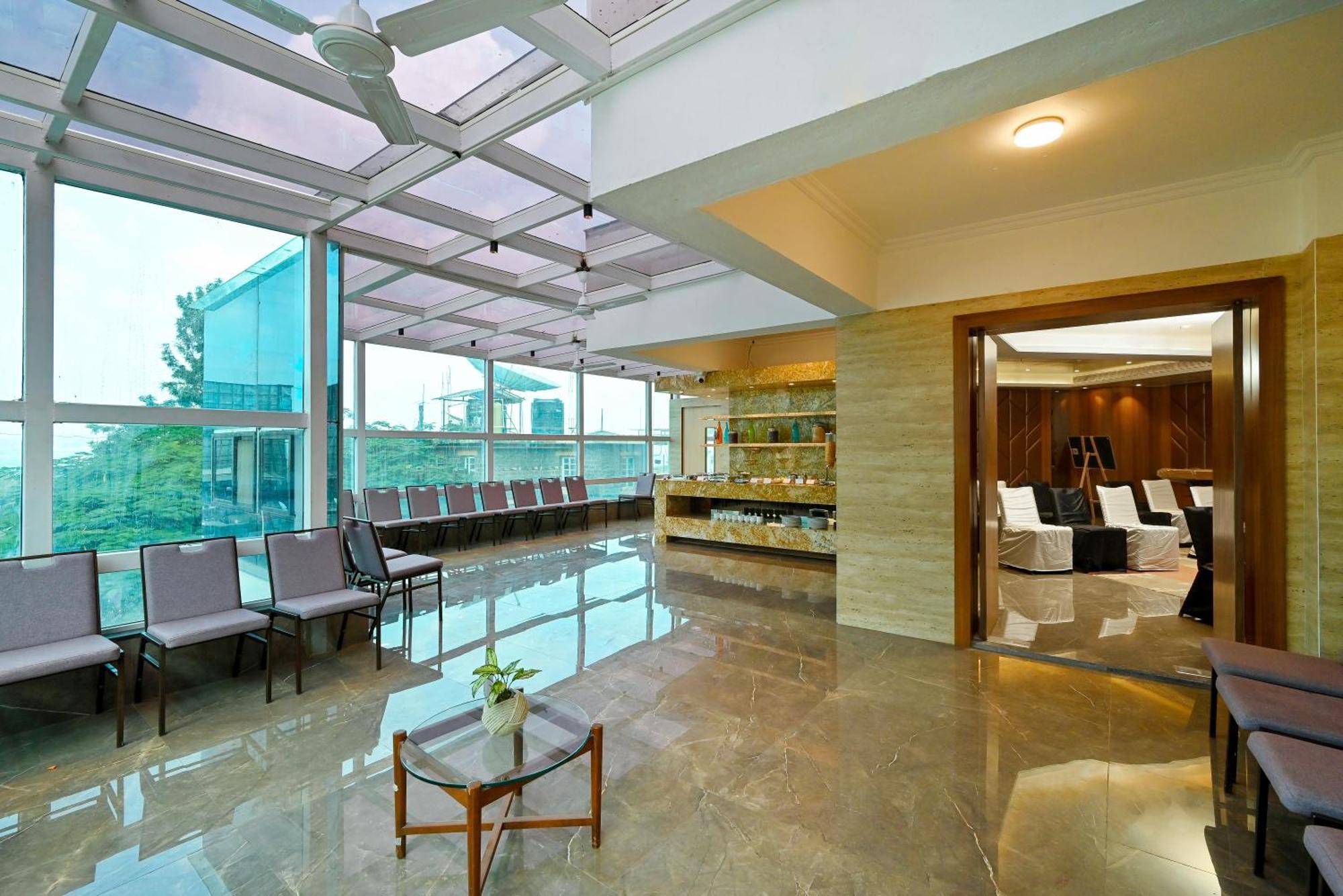 Maharaja Regency Satara Exterior foto