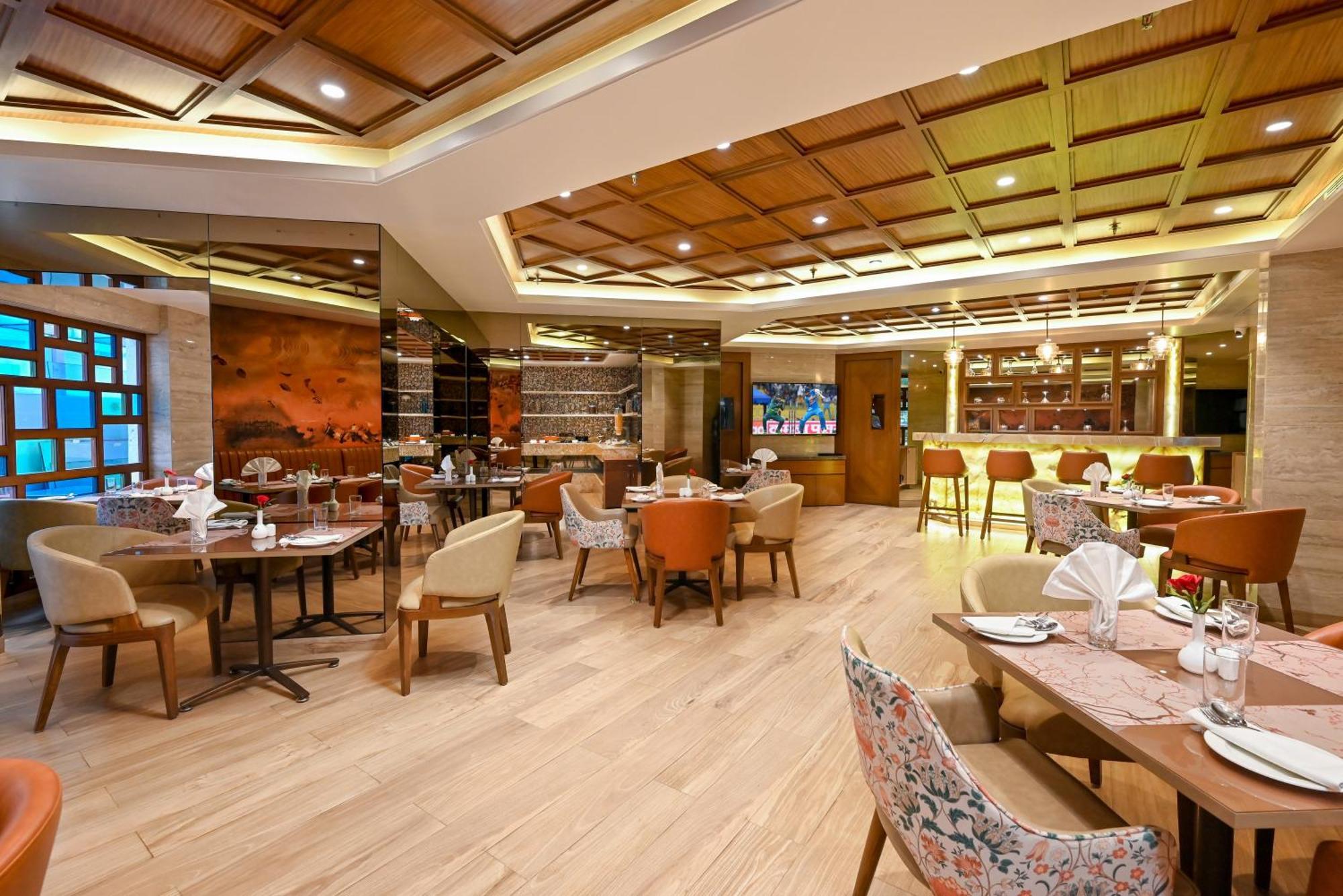 Maharaja Regency Satara Exterior foto
