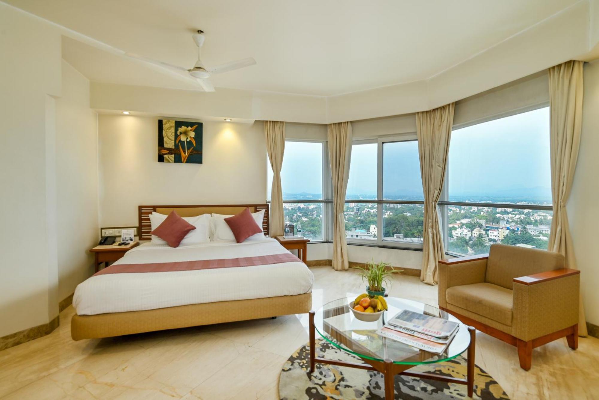 Maharaja Regency Satara Exterior foto