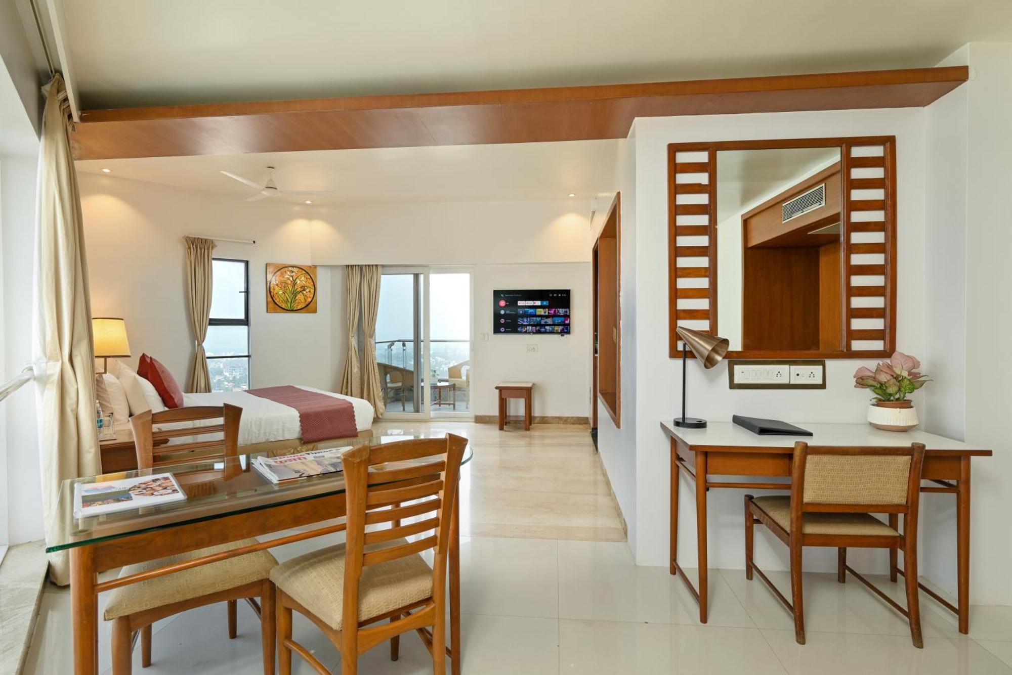 Maharaja Regency Satara Exterior foto