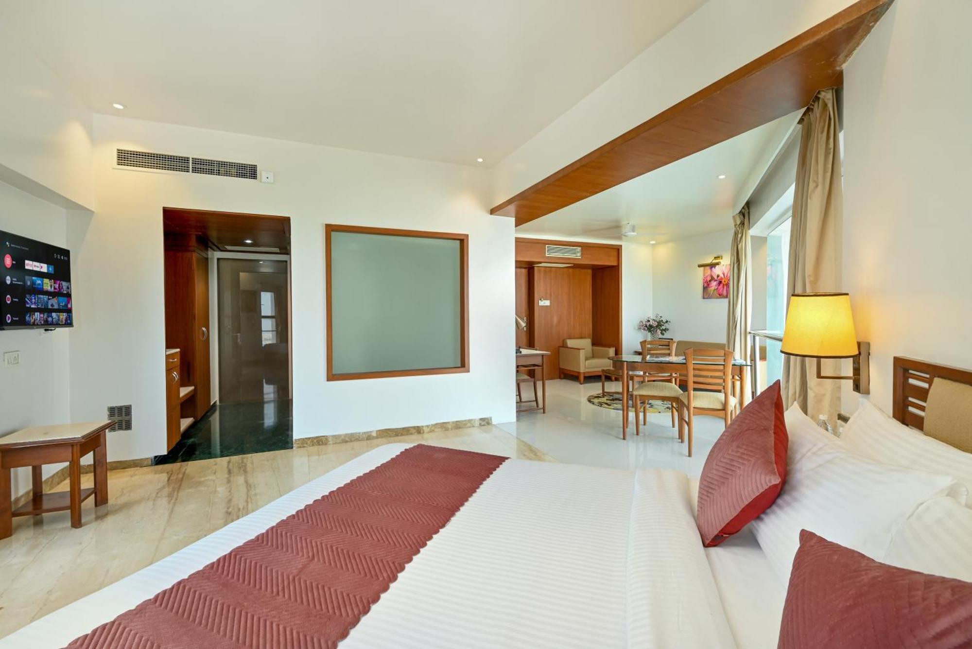 Maharaja Regency Satara Exterior foto