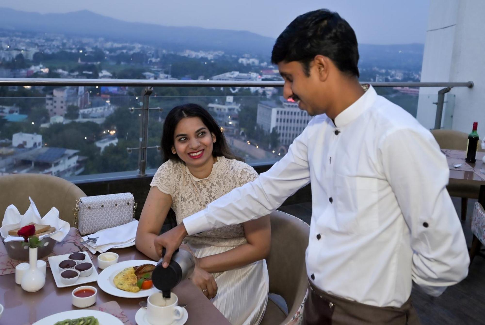Maharaja Regency Satara Exterior foto
